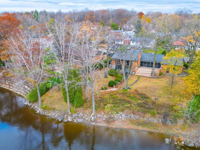 5248 Rue Lakeview