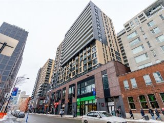 #907 - 235 Rue Peel