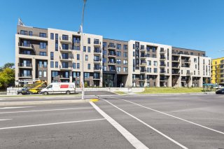#221 - 37 Boul. Brunswick