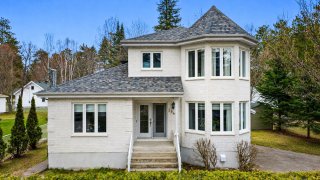 3946 Rue Ste-Anne