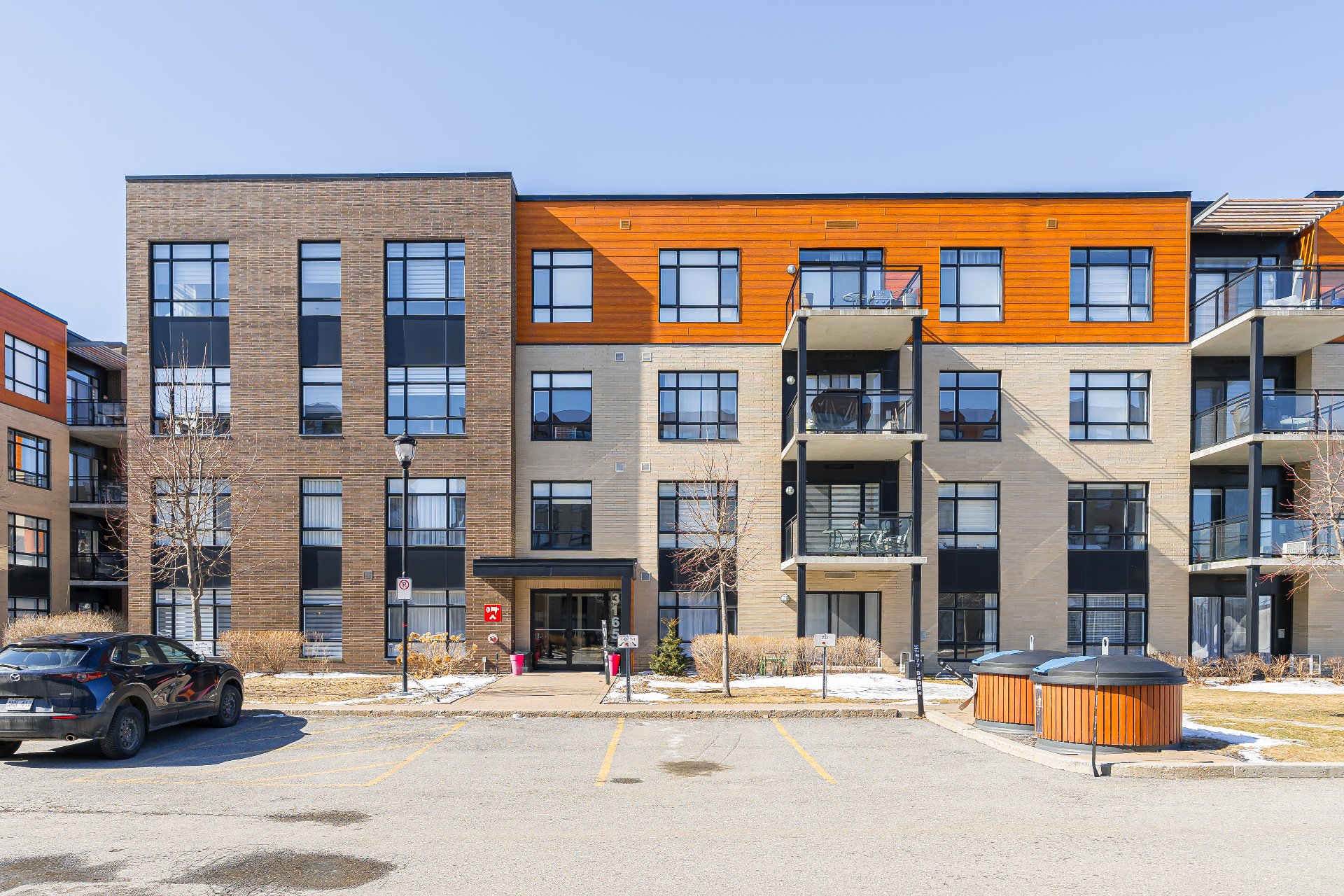 #101 - 3165 Boul. de la Gare