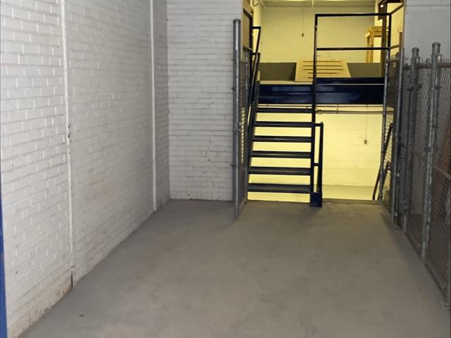 #COMM2 - 2707 Av. Dollard