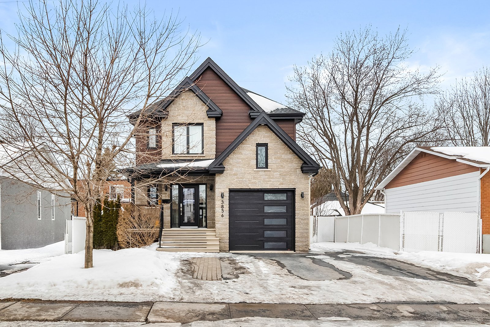 3836 Rue Prince-Charles