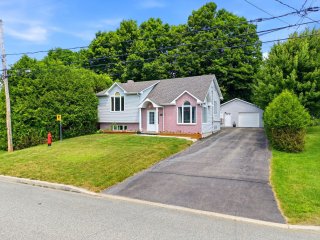 2851 Rue Parrot