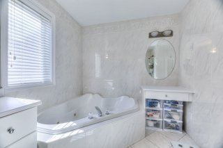 Salle de bains attenante à la CCP