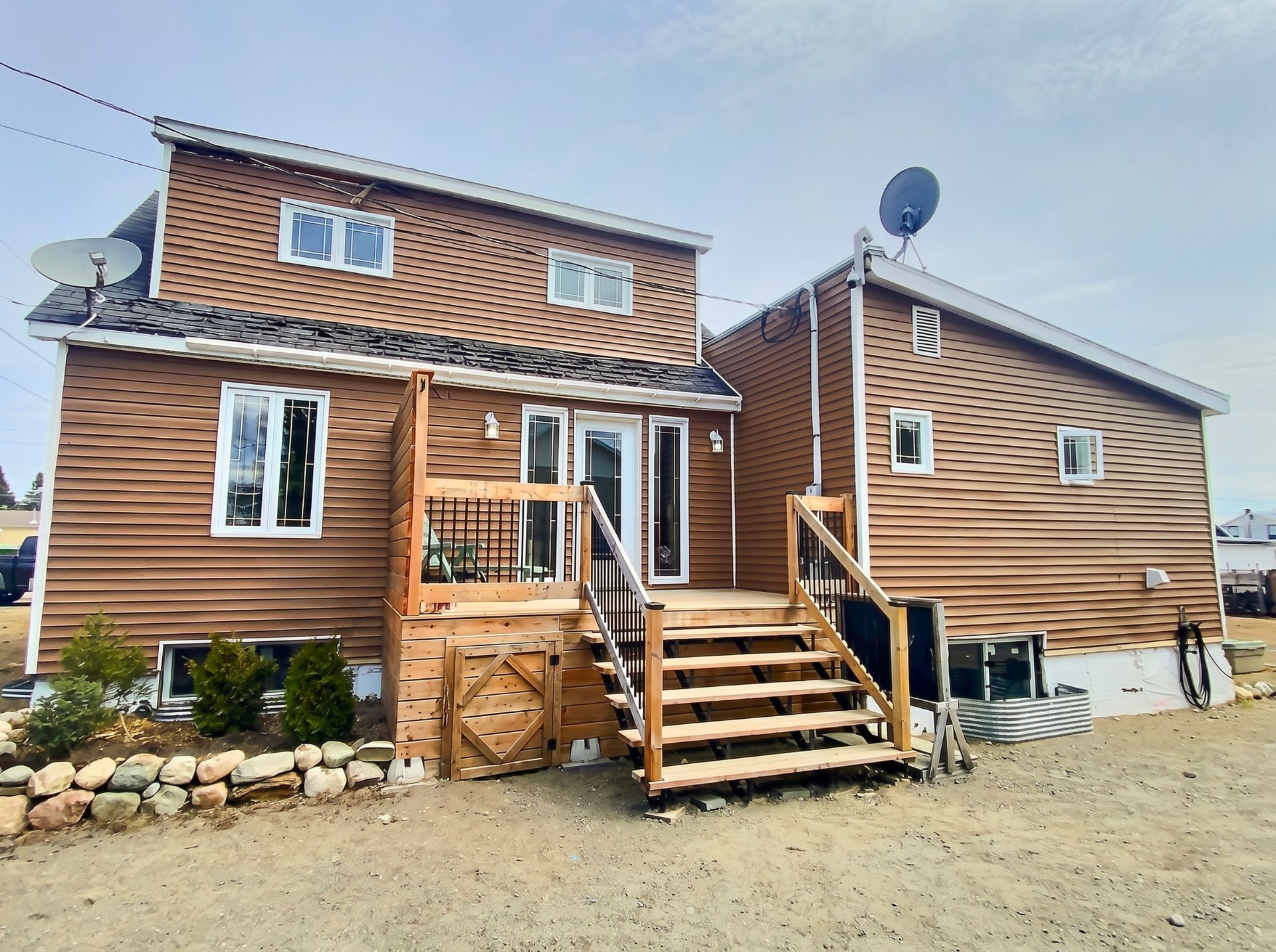 8 4e Avenue E.