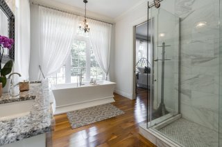 Salle de bains attenante à la CCP