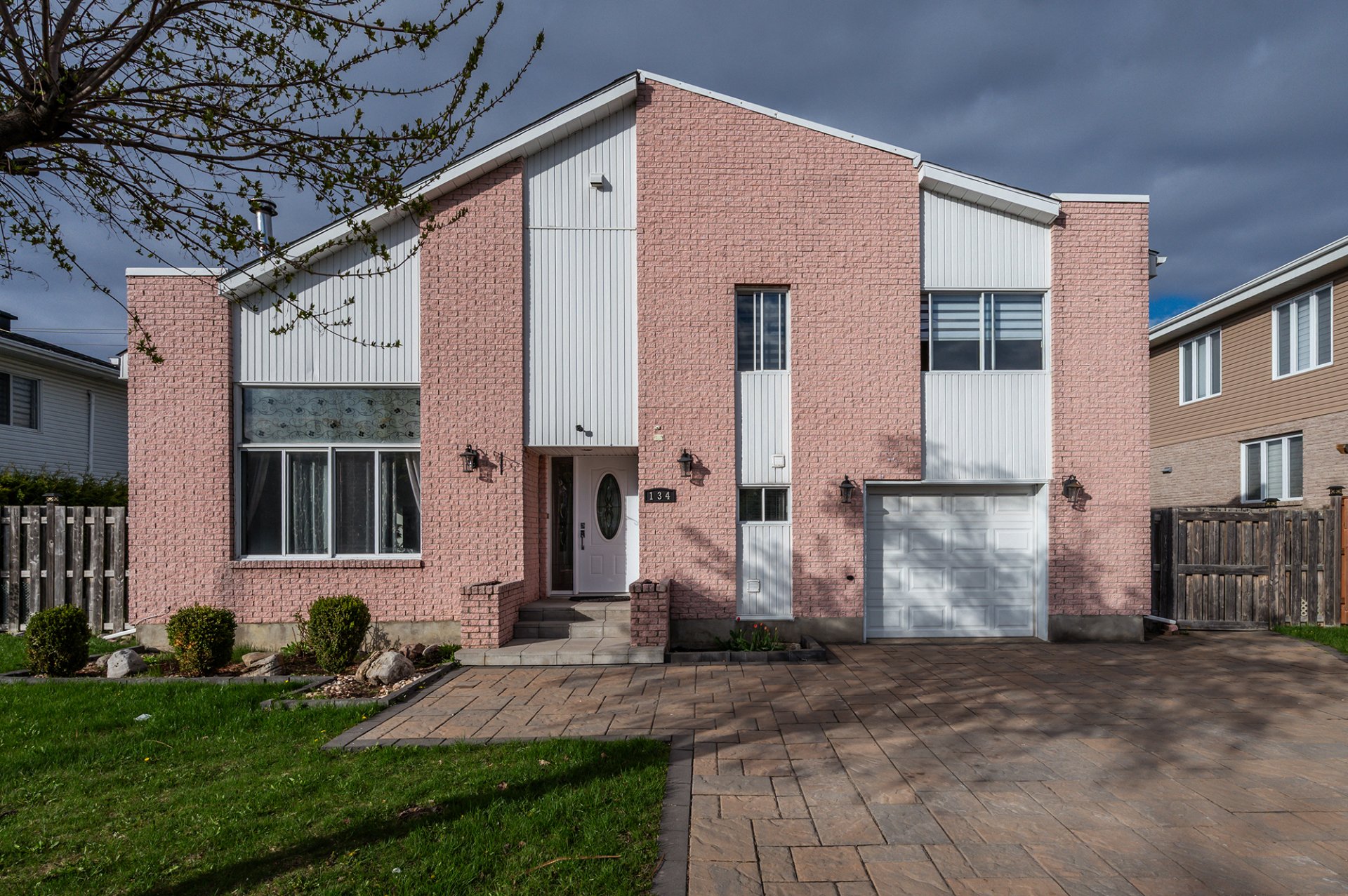 134 Av. Nicholson
