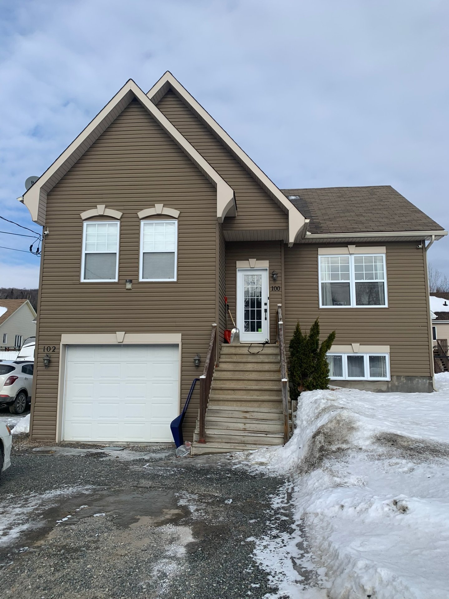 100Z - 102Z Place du Refuge